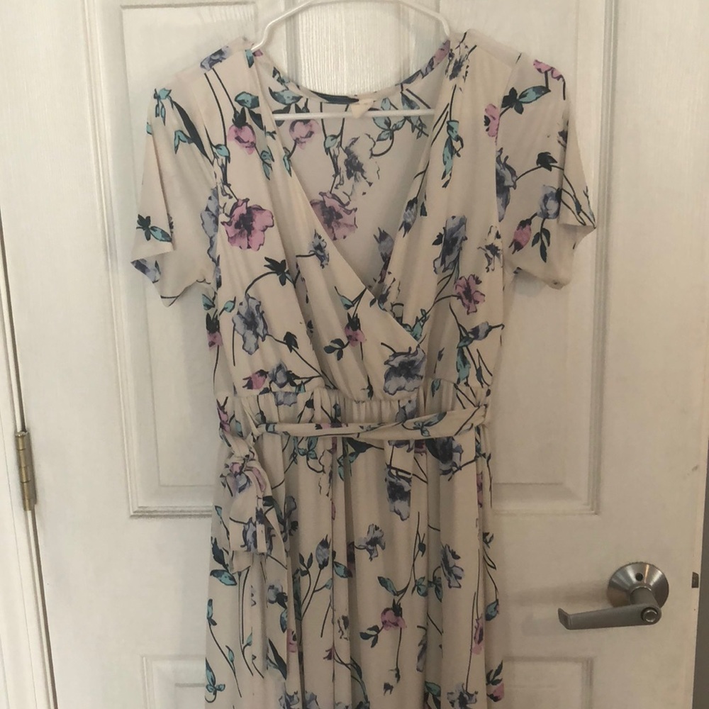 Ivory floral Pinkblush maternity/baby shower dress - Picture 3 of 6